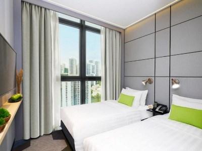 Отель Ease Tsuen Wan Гонконг